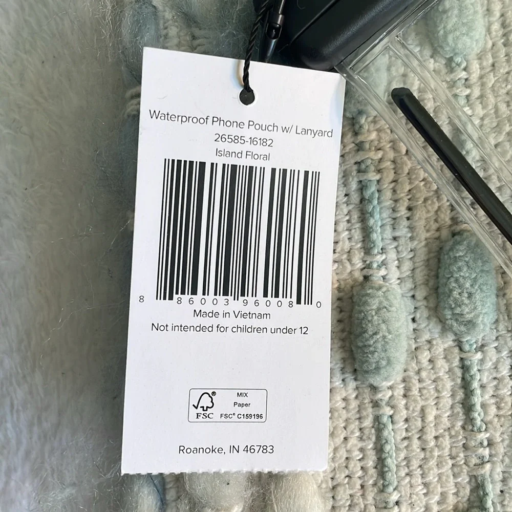 Vera Bradley NWT Waterproof Phone Case + Lanyard - Picture 3 of 5